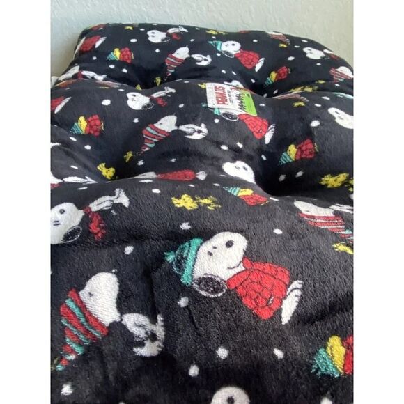 PEANUTS SNOOPY Puffy Coat Puffer Dog Pillow Pet BED Super Soft Christmas 36X27" - Picture 13 of 16